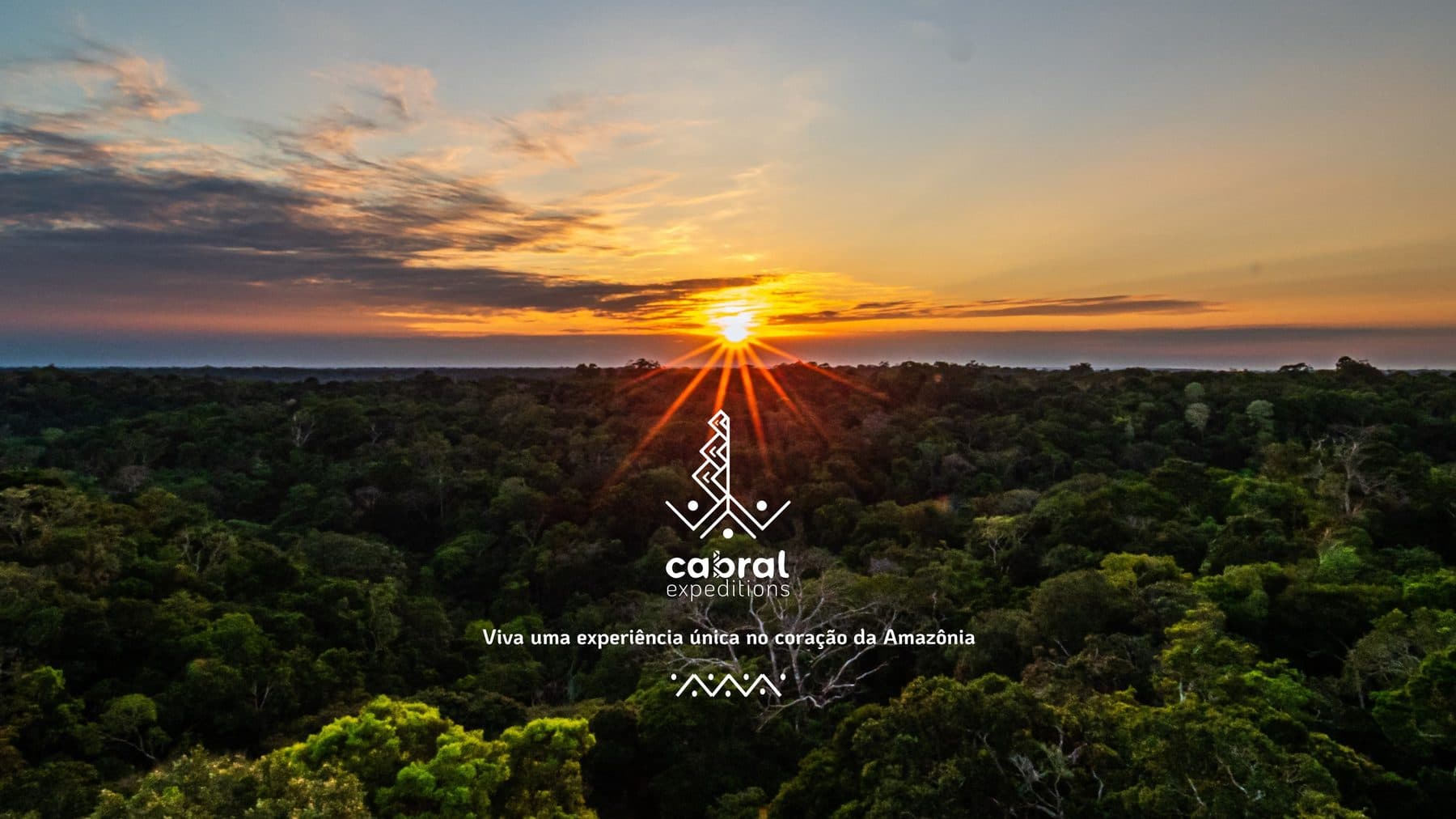 Símbolo da Cabral sobre o pôr do sol na floresta